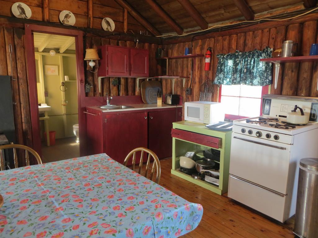 Hotel Lake Wolsey Cabins Gore Bay Pokoj fotografie