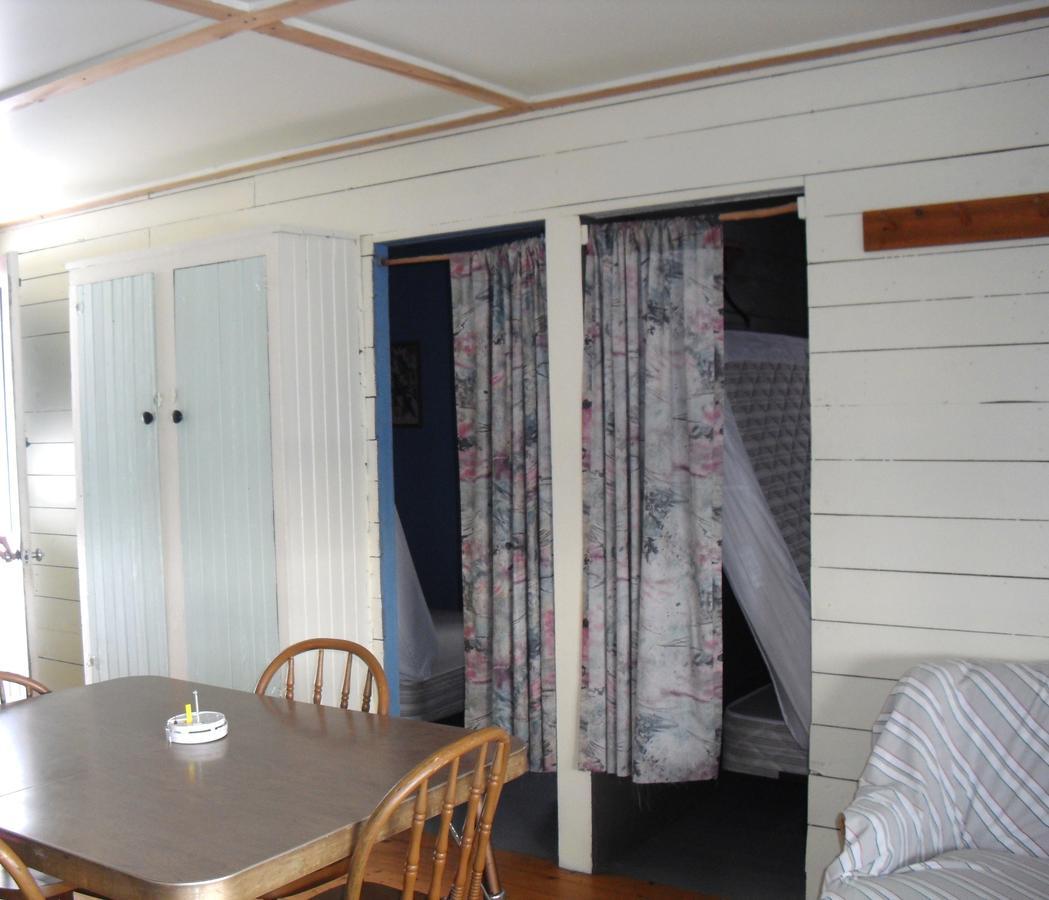 Hotel Lake Wolsey Cabins Gore Bay Exteriér fotografie